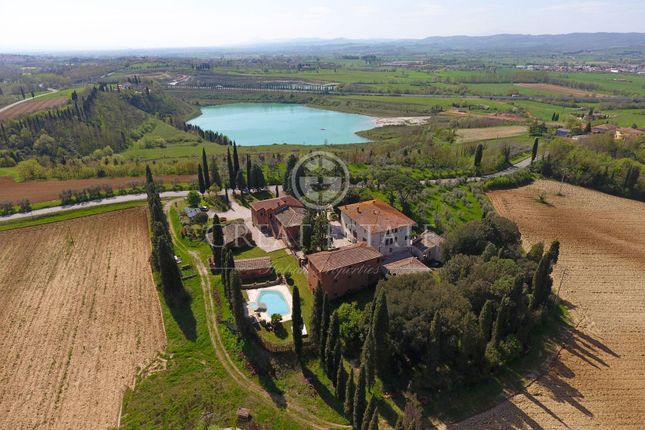 Thumbnail Villa for sale in Sinalunga, Siena, Tuscany