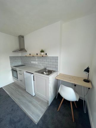 Room 9 3 - 5 Prebend Street, Bedford, Bedford photo 3