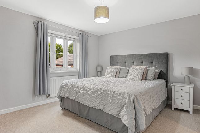 102, Whittington Crescent, Wantage photo 4