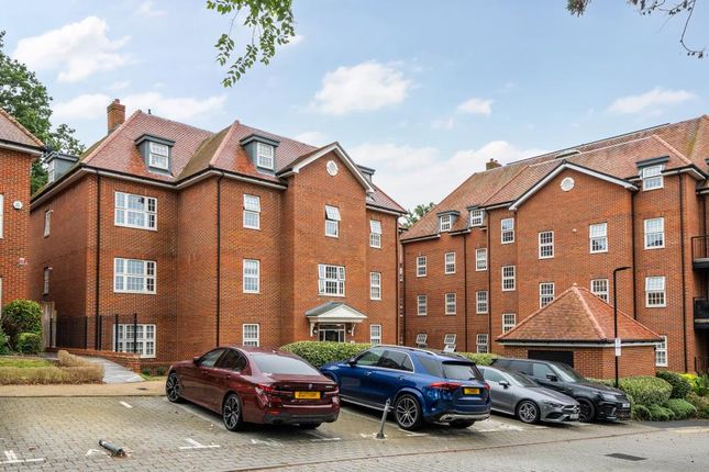 Flat for sale in Arkley, Barnet