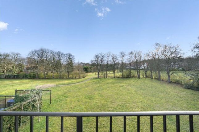 25, St. Martins Mews, Surrey photo 4