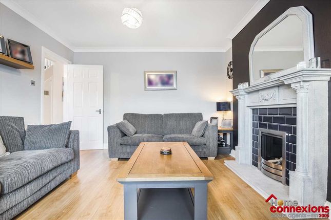 92, Alexander Avenue, Eaglesham, EAGLESHAM photo 4