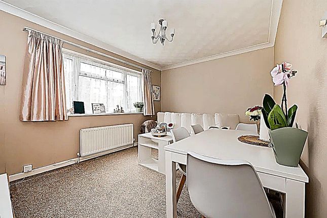 flat 1 Julian court, Woodmill Lane, SOUTHAMPTON photo 3