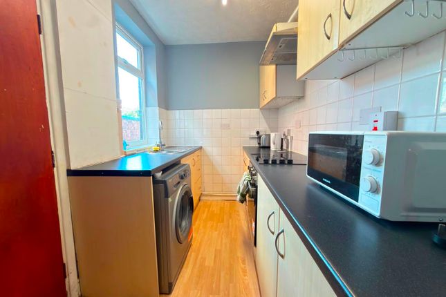240 Western Road, Leicester photo 3