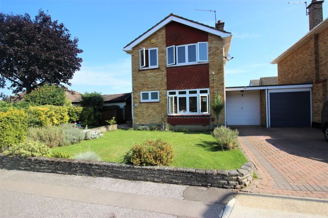 Detached house to rent in Badgers Way, Thundersley, Essex