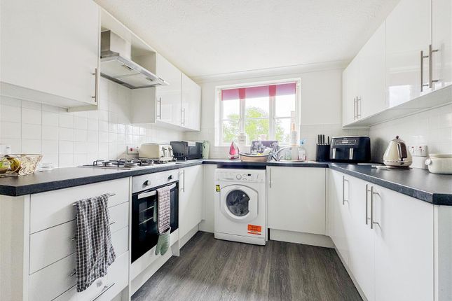 28, Redwell Avenue, Bexhill-On-Sea photo 2