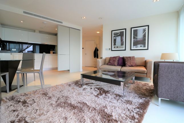 Thumbnail Flat to rent in Bezier Apartments, City Road, Old Street, Shoreditch, London
