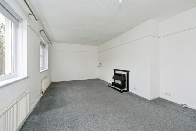 16, Minffordd Road, Holyhead photo 4