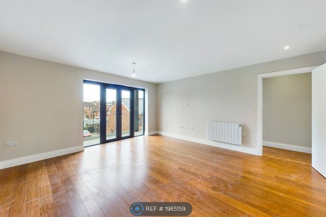 Flat to rent in Pavilion Court, High Wycombe