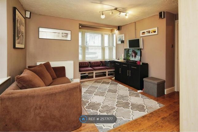 Living / Sleeping Area