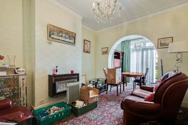 33, Fernbank Avenue, Wembley photo 3