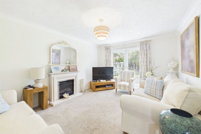28, Hathorn Road, Gloucester photo 2