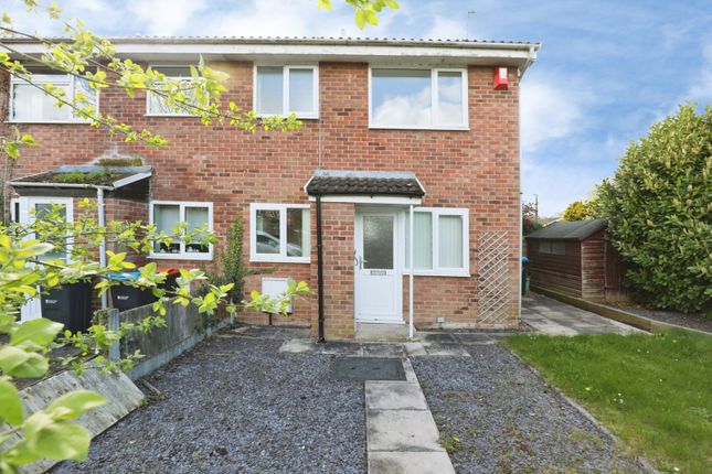 17, Stuart Close, Cheshire photo 2