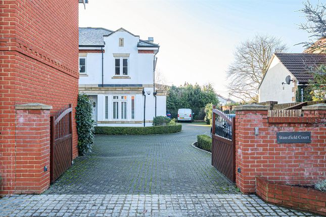 Flat 1, Stansfield Court,, 43 Newark Lane, Ripley photo 4