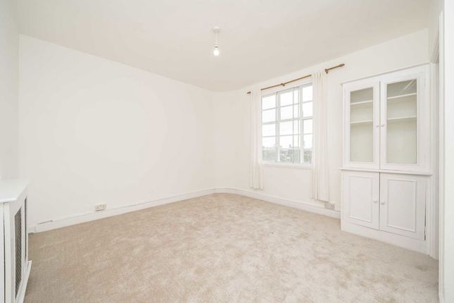 Flat 159, Kings Court, Hamlet Gardens, London photo 2