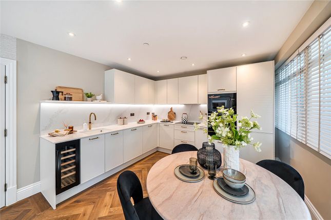 3-Beds Aldington House,, Blackheath Park, London photo 4