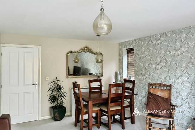 21,, Brickhill Way, Buckinghamshire photo 3
