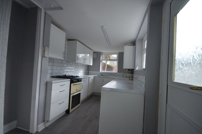 19, Whites Road, Cleethorpes photo 5