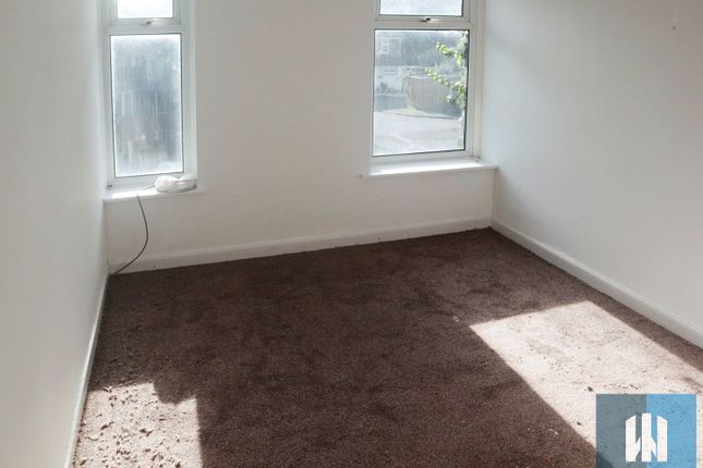 1171, Leeds Road, Huddersfield photo 5