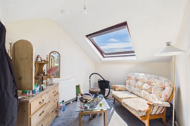1-bed flat on Top Floor Flat, 85 Addison Road, Hove, Hove, £1,100/mo