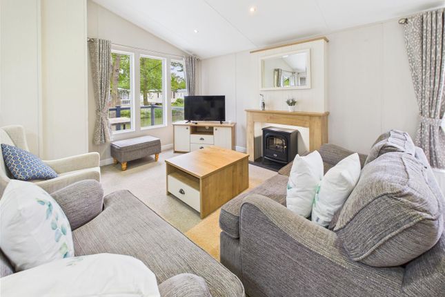 5 Lake, Weeley Bridge Holiday Park, Clacton Road, Clacton-On-Sea photo 3