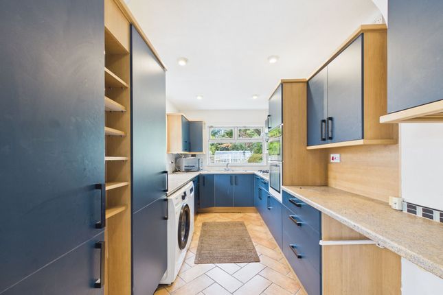 66 Brooklyn Gardens, Cheltenham photo 3