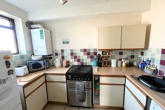 Flat 12, Poole photo 3