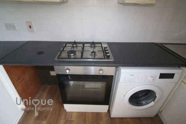 Flat 5, 94 Beach Road, Thornton-Cleveleys photo 5