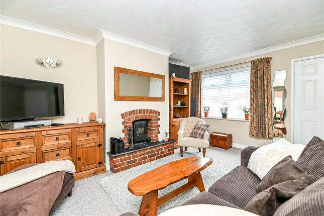 29, Larch Close, Lymington photo 2
