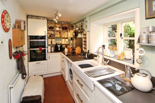 9, Summerbottom, Hyde photo 3