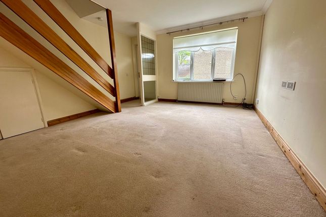 99 Sevenfields, Swindon photo 3