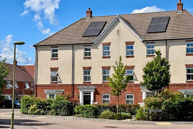 Town house for sale in Habitat Way, Wallingford