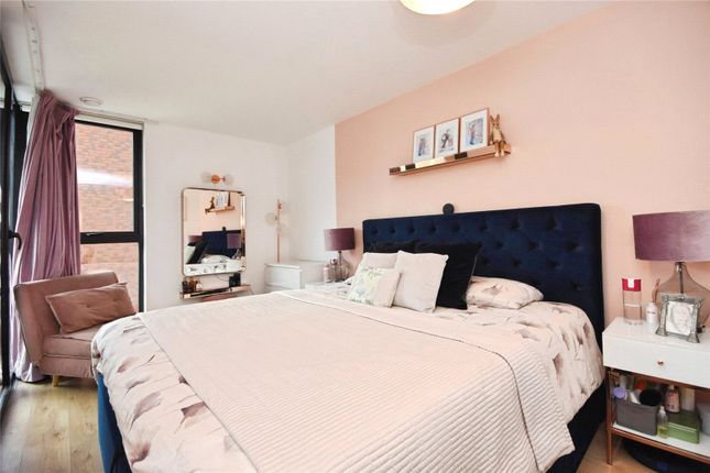 7 Newcombe Court,, Burgess Springs, Essex photo 2
