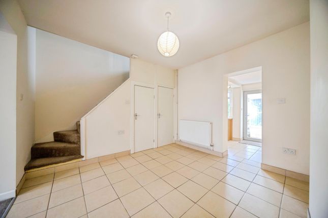 41, Victoria Road, Milton Keynes photo 4