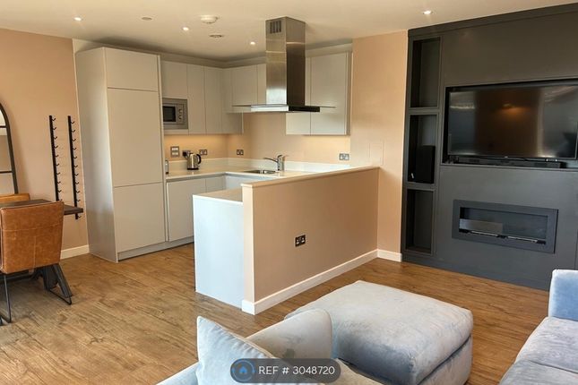 Flat, Angel Lane, London photo 4