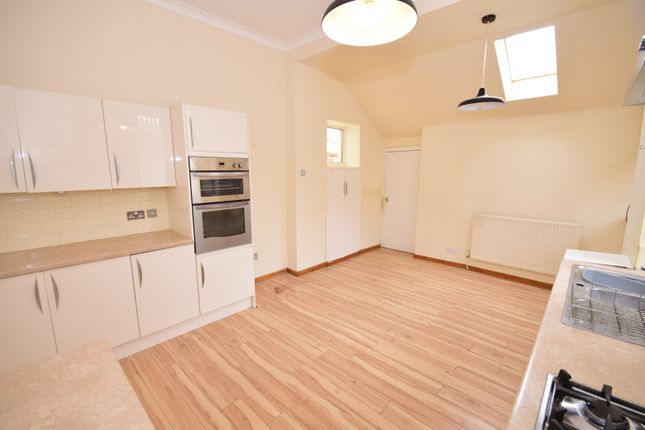 3 Cherryhill View, Larkhall photo 4
