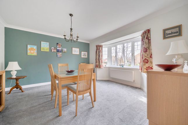 8, Darwin Close, Lee-On-The-Solent photo 4