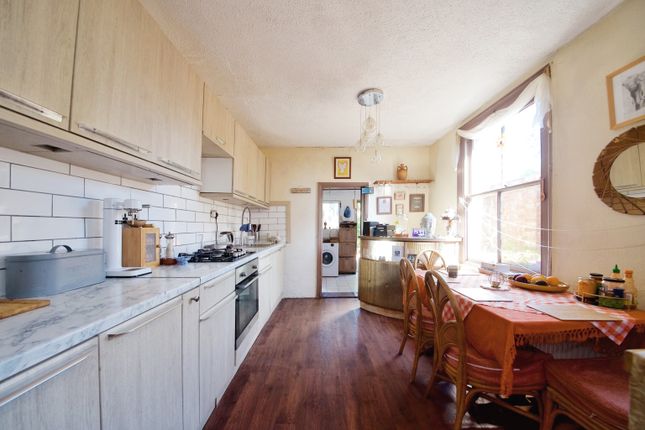 End terrace house for sale in Chingford, London