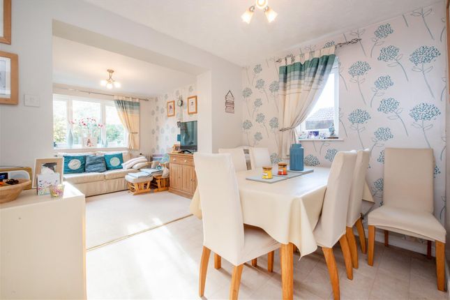 16, Windflower Drive, Leyland photo 4