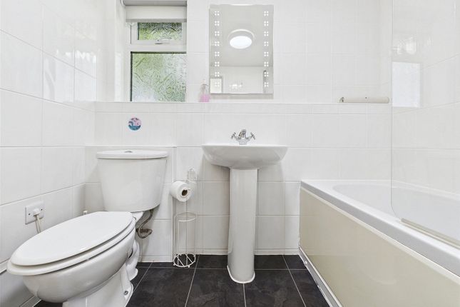6 Manleigh,, Rectory Road, Combe Martin photo 2