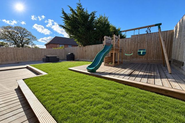 Beech Close, Northampton photo 4