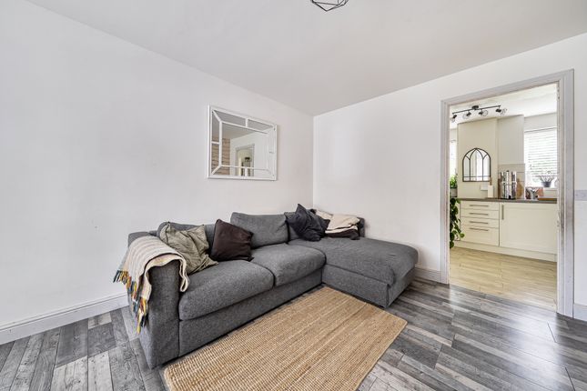 10, Bardsey Close, Royal Wootton Bassett photo 4
