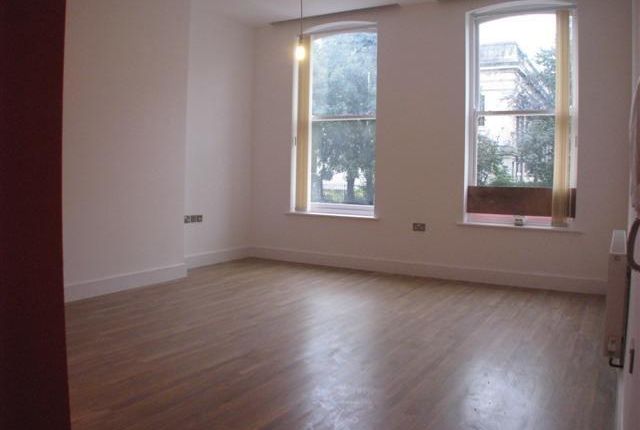 Flat to rent in Catharine Street, Liverpool