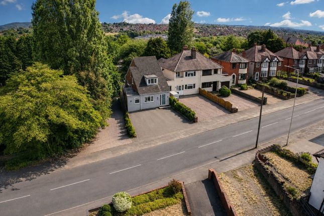 213, Delph Road, Brierley Hill photo 3