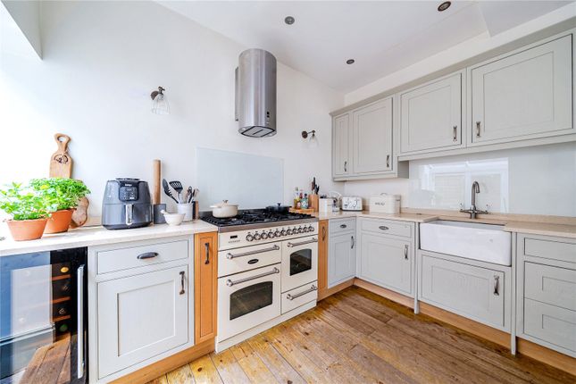 18, Weston Park, Thames Ditton photo 4