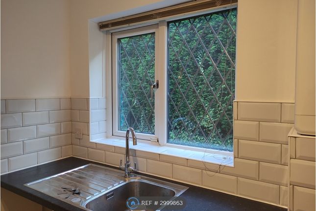 Flat  Florence Court, Naples Road Edgeley, Stockport photo 5