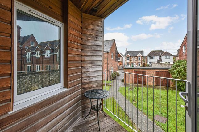 Flat 8, Portfield Place, Church Road, Chichester photo 4