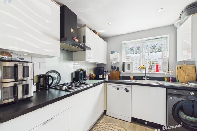 10 Winston Mews, Aylesbury photo 4