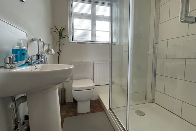 Flat for sale in Osterley Lodge, Isleworth