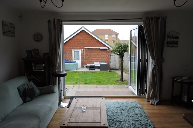 26, Caroline Way, Sovereign Harbour North photo 2